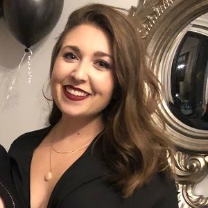 Meet your Posher, Caroline